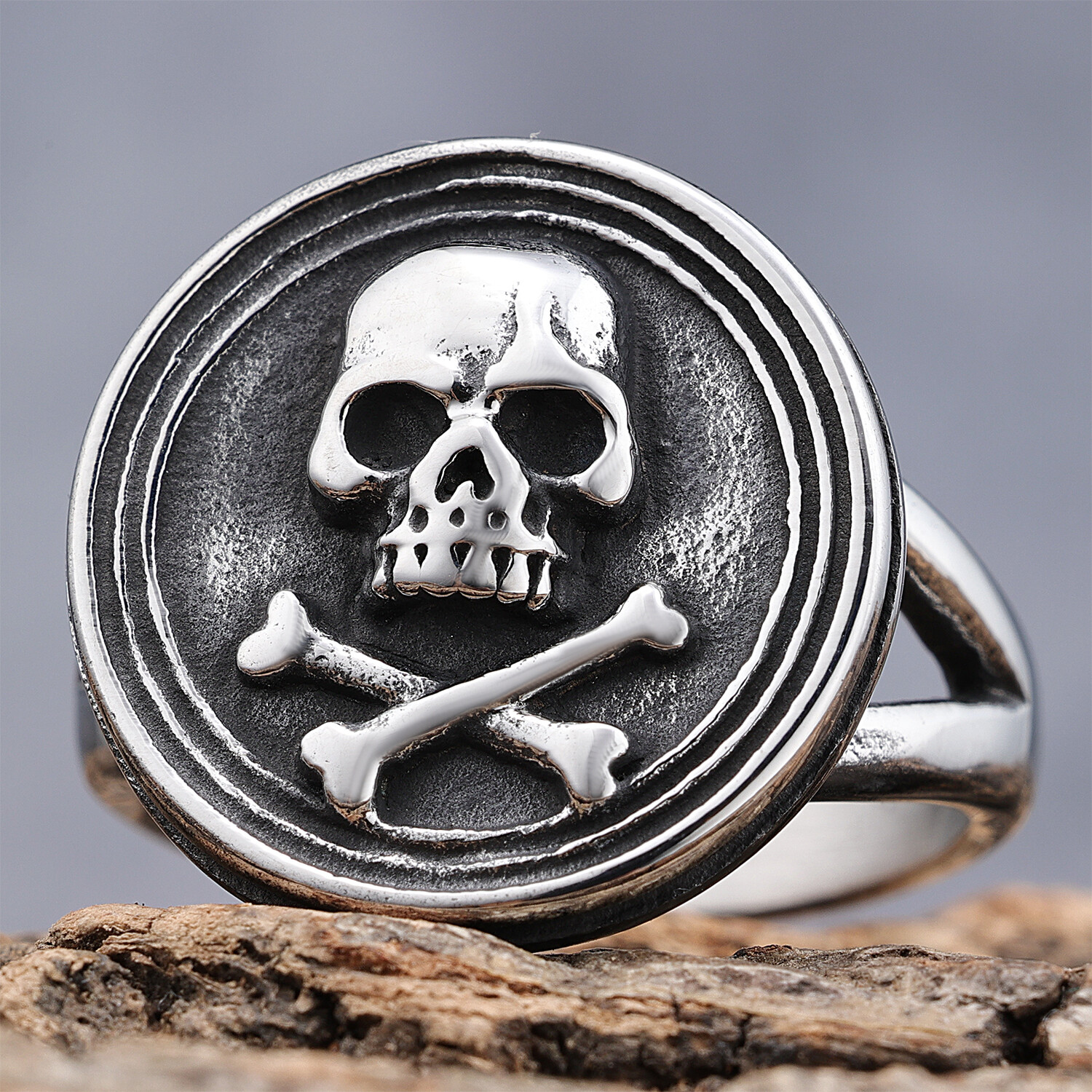 Stainless Steel Round Signet Style Gothic Skull Halloween Cocktail Party Ring