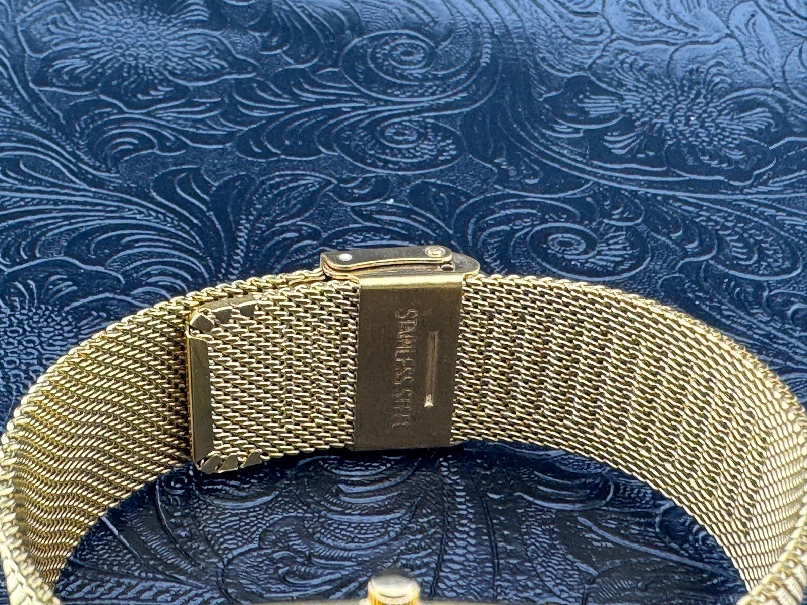 WHITE DIAL Vintage Seiko Slim Quartz Men’s Wrist Watch