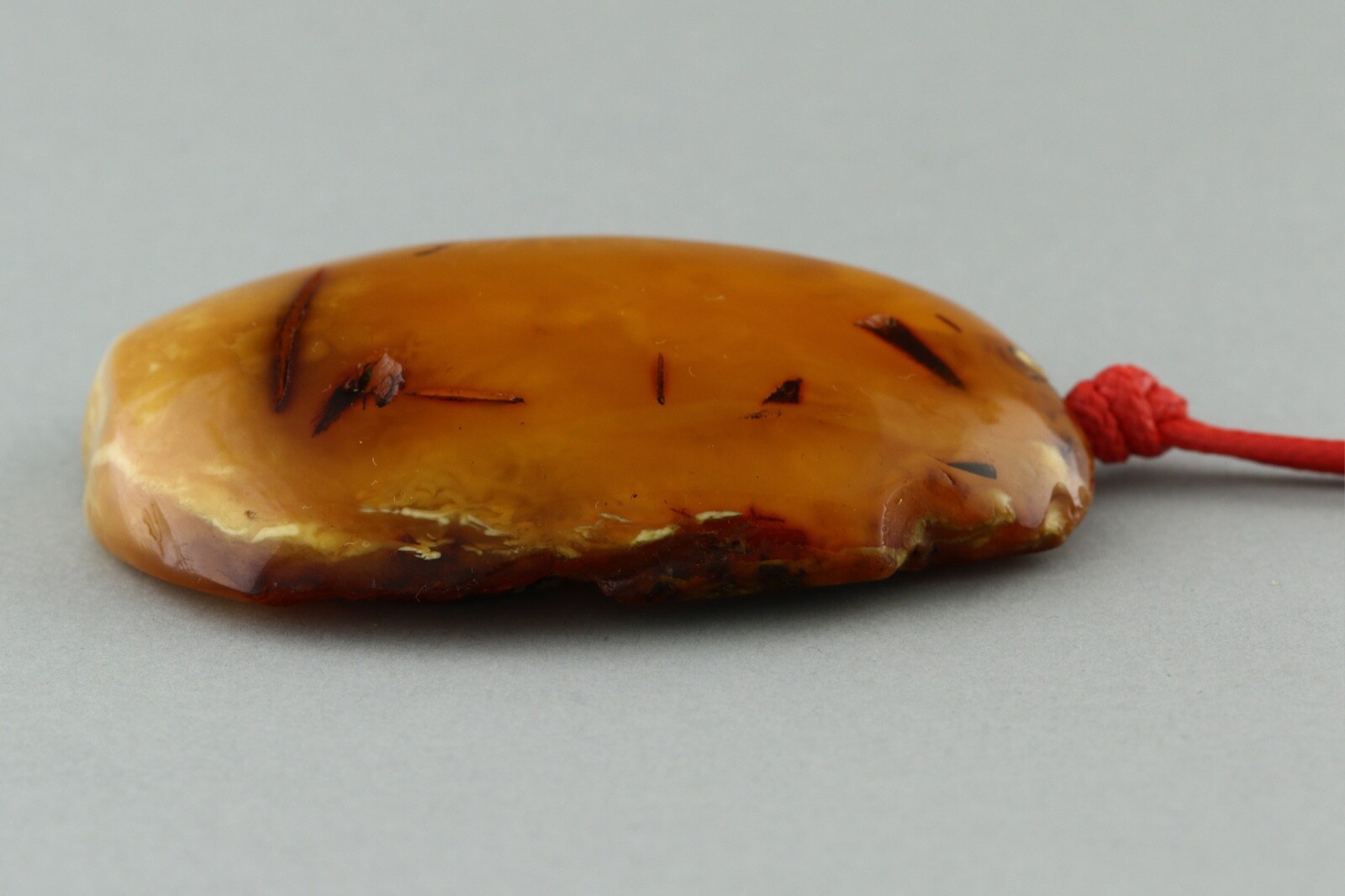 Vintage Genuine BALTIC AMBER Adjustable Red String Pendant Amulet 36.3g 211104-2