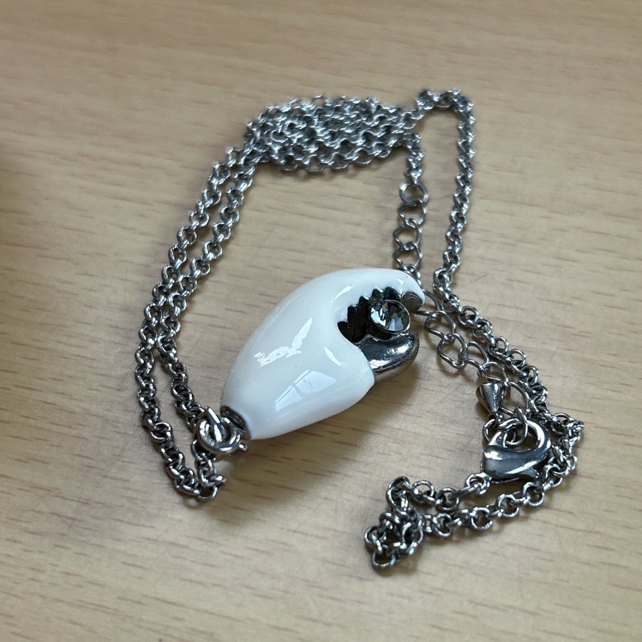 Stunning Vintage Enamel Claw / crystal Pendant 51 cm Chain / Quality item