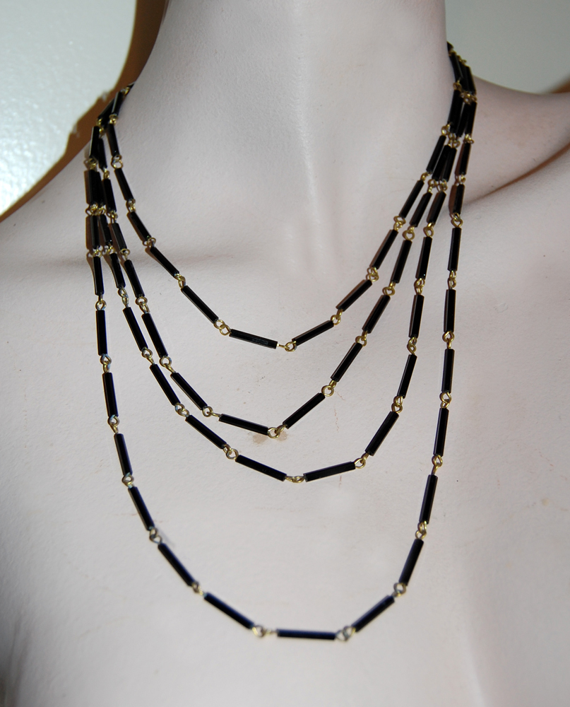VINTAGE JET BLACK GLASS TUBE BUGLE BEAD GRADUATED NECKLACE 20 INCHES JAPAN NOS