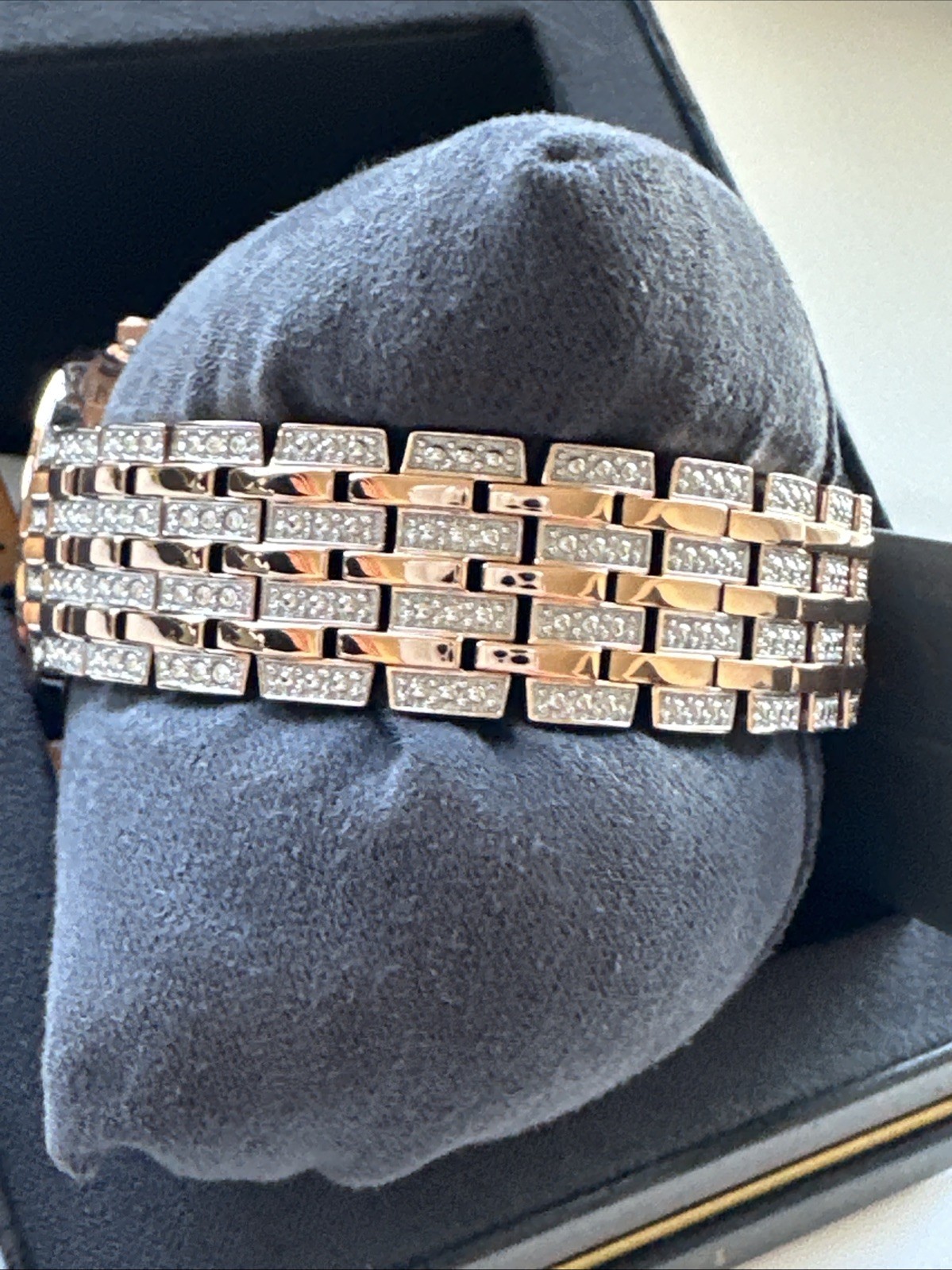Bulova Quartz Women’s Pave Dial Crystals Rose Gold Watch 32mm 98L235