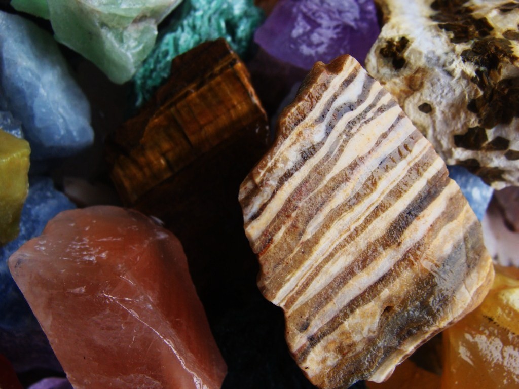 2000 Carat Lots of Natural Tumble Rough – Extremely Nice + FREE Faceted Gemstone