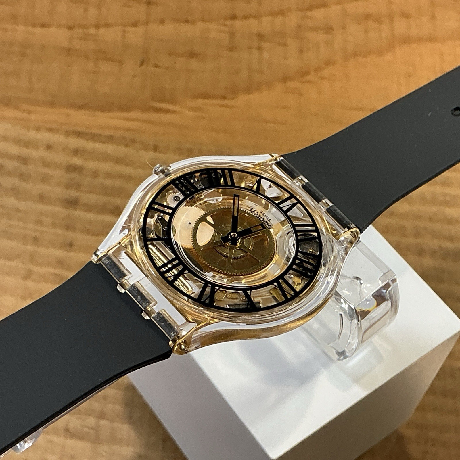 Skin – Ultra Thin – FORET NOIRE – SFK392 – Gold Gears / Roman Numerals – 34mm