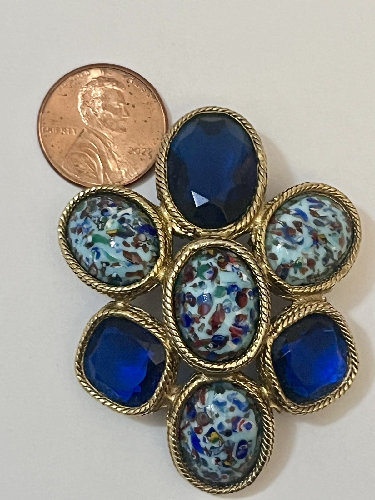 Domed Cabochon Brooch Swirled Speckled Glass Vintage Not Signed Estate Jewelry