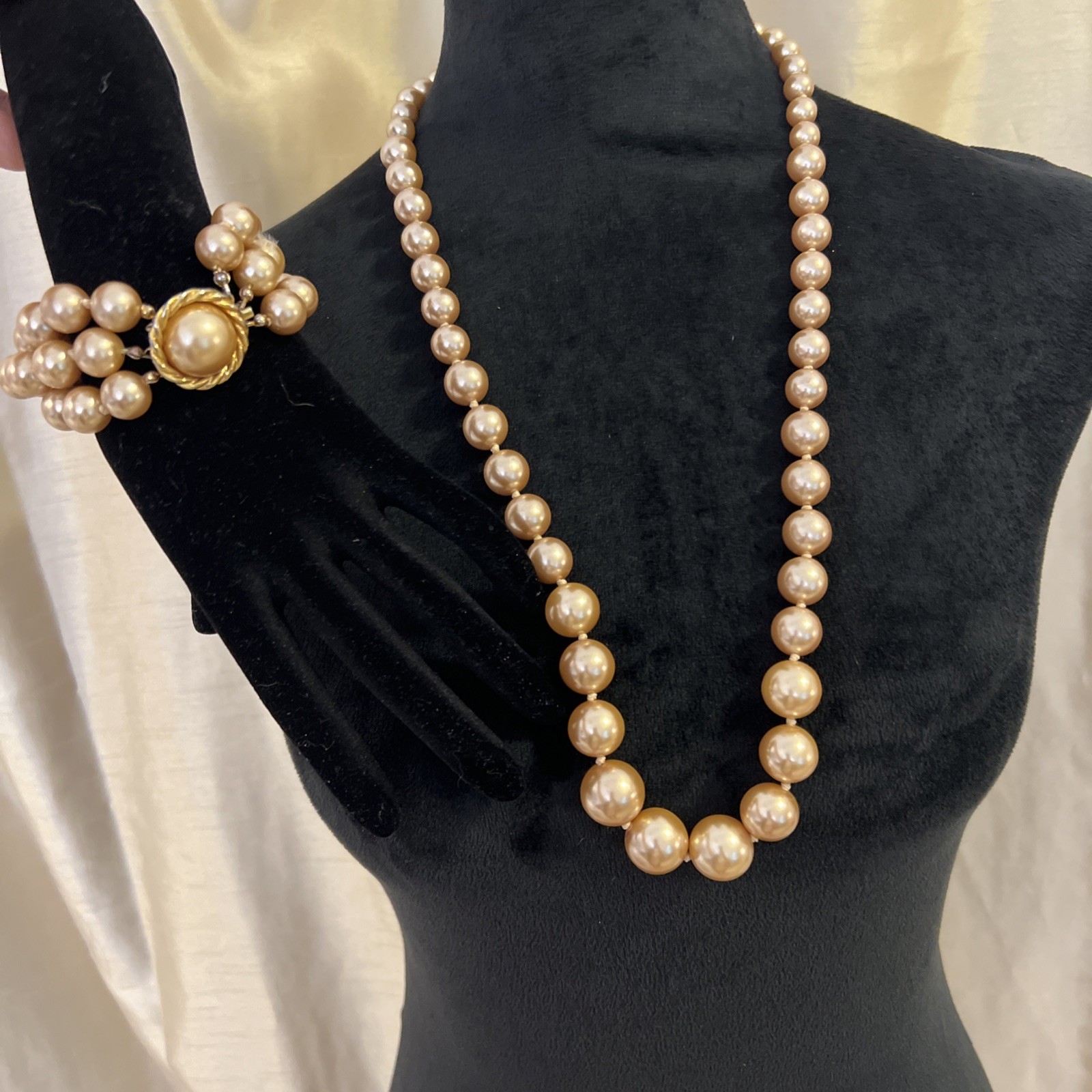 Vintage Champagne Cream Faux Pearl Hand Tied Necklace Graduated & Bracelet