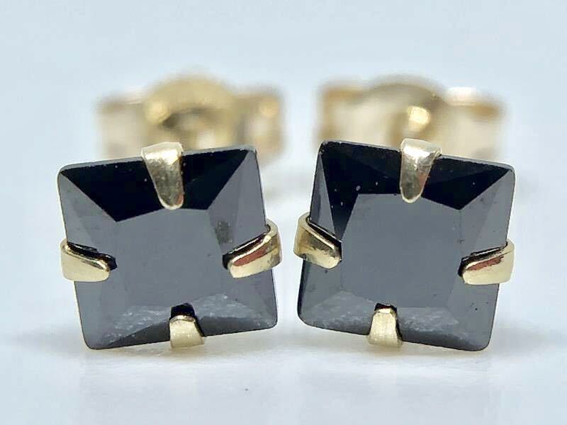REAL 9K SOLID YELLOW GOLD PRINCESS CUT BLACK DIAMOND EARRINGS.
