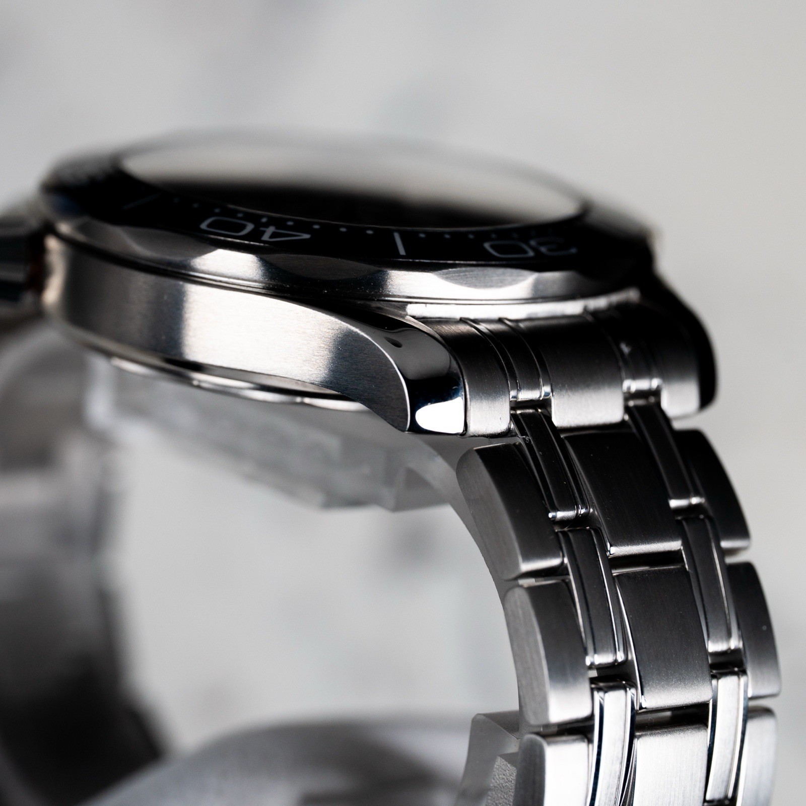 OMEGA Seamaster Diver 300M 210.30.42.20.04.001 White Wave Box And Papers