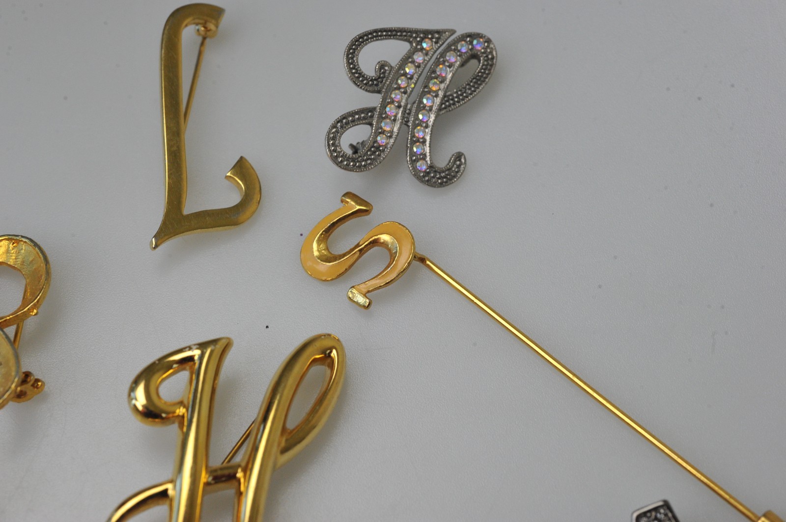 Vtg to now LOT brooch pin monogram initials some signed Monet AK Sarah AJ27