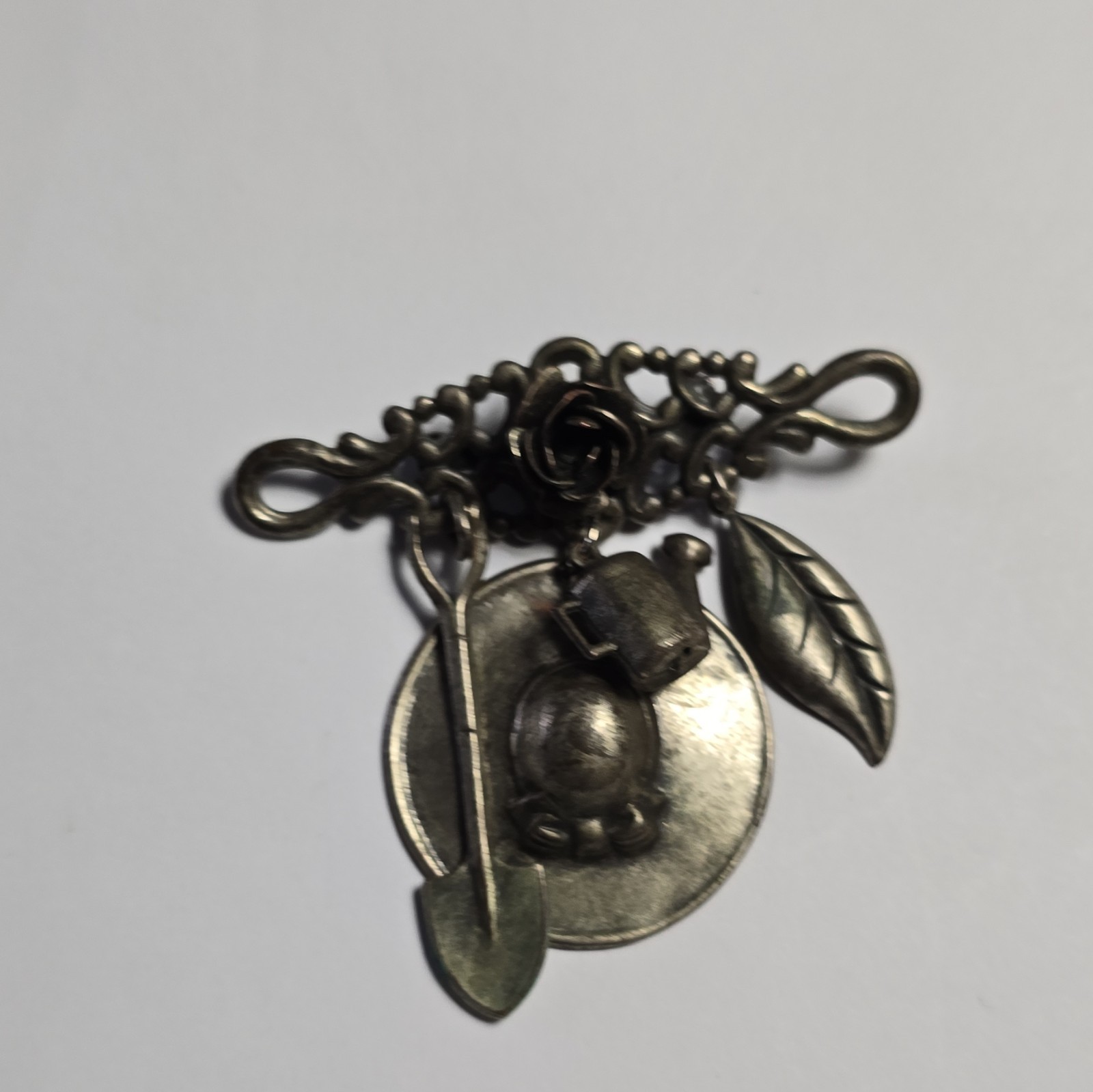 Garden Theme Brooch Pin Silver Tone Metal Dangle Leaf Shovel Round Charm