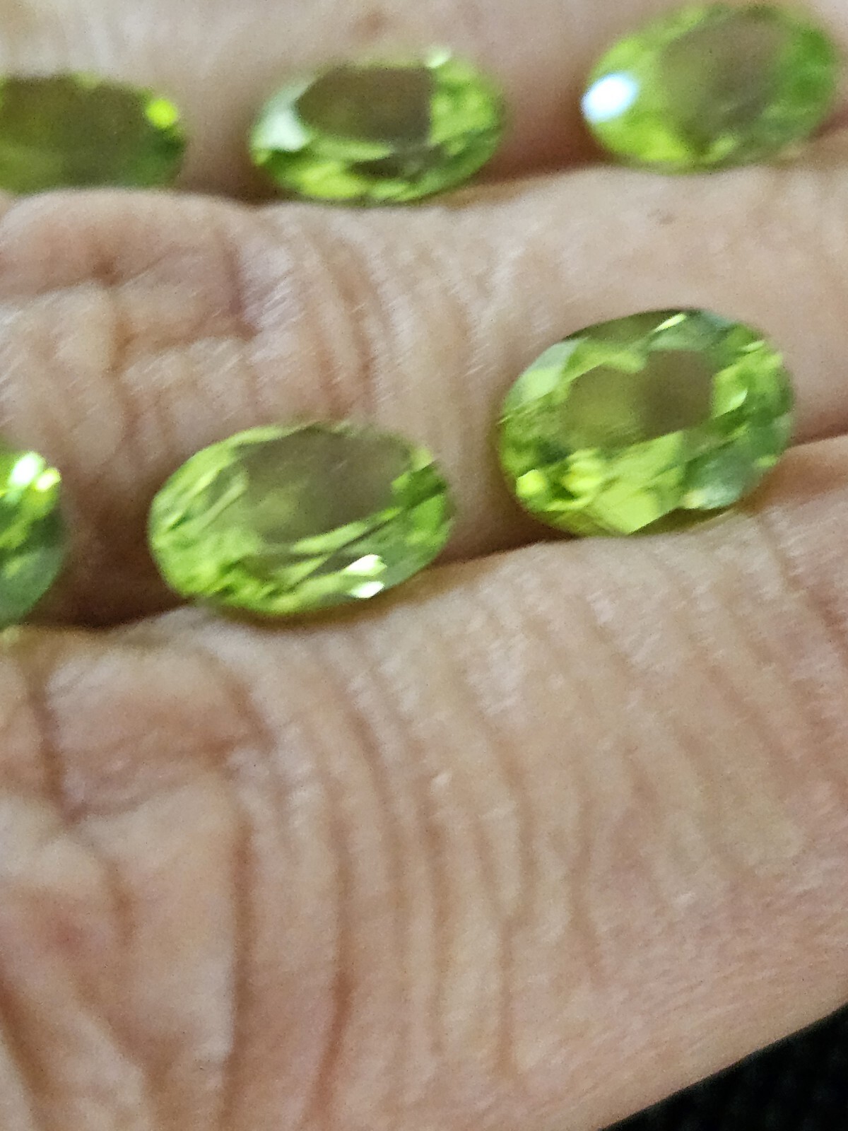 Set Of 13 2CT Natural light green Peridot Stones 9x7mm Oval Shaped 26CTW