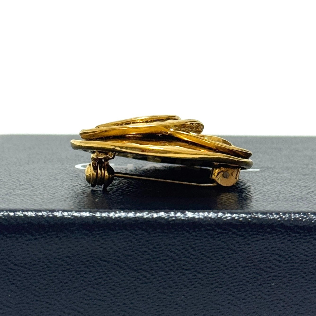 CHANEL 94P CC Logo COCO Mark Round Brooch Gold Accessory Authentic Japan