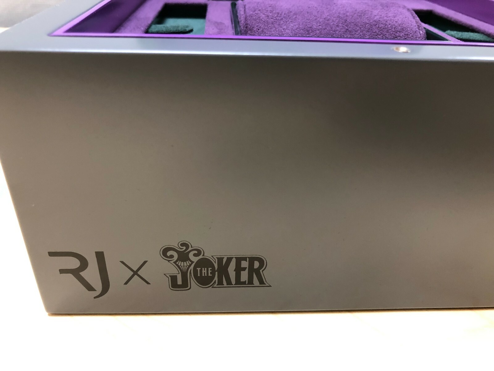 Box Romain Jerome joker New