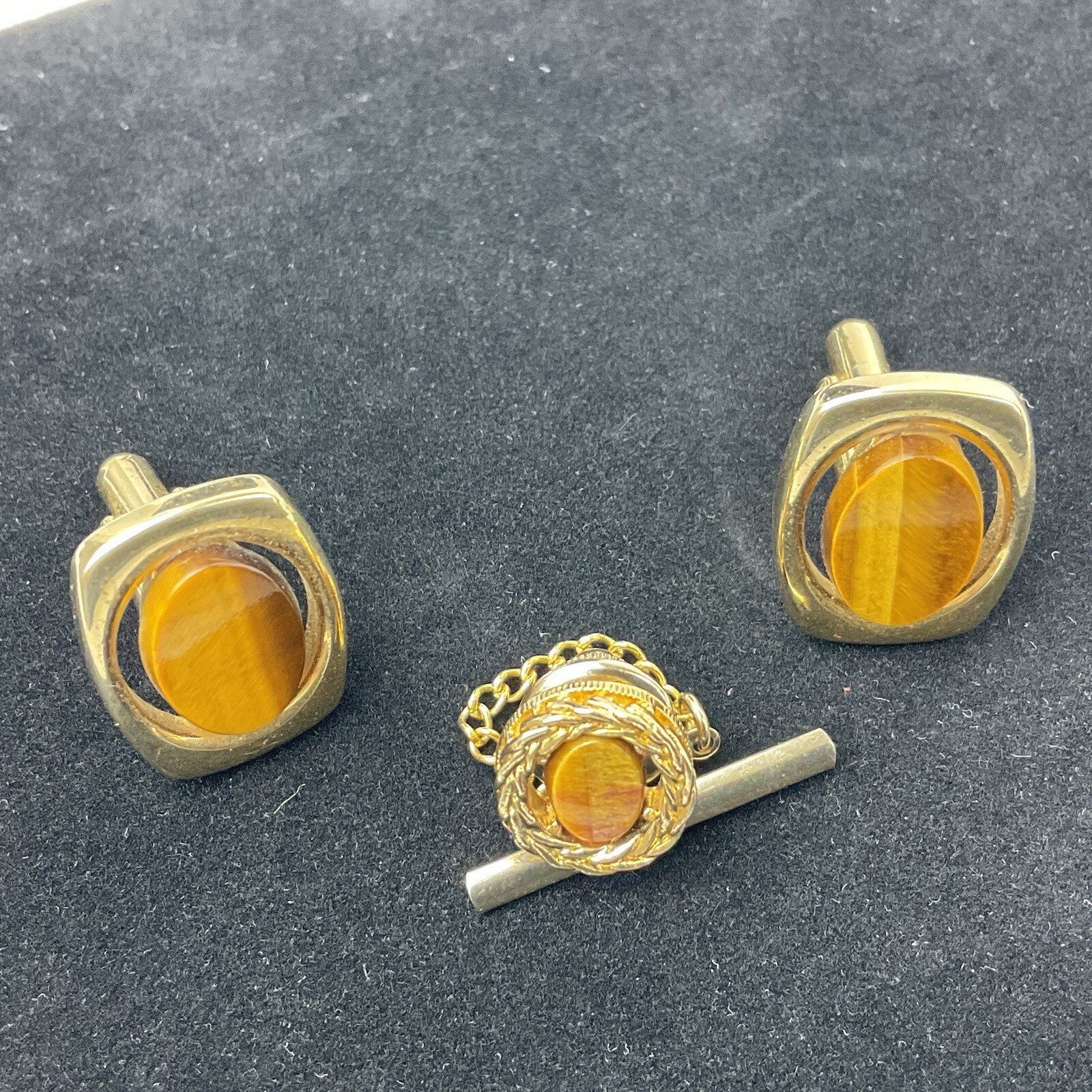 Vintage Genuine Tiger’s Eye Cuff Links Tie Tac Set Open Gold Tone Metalwork Oval