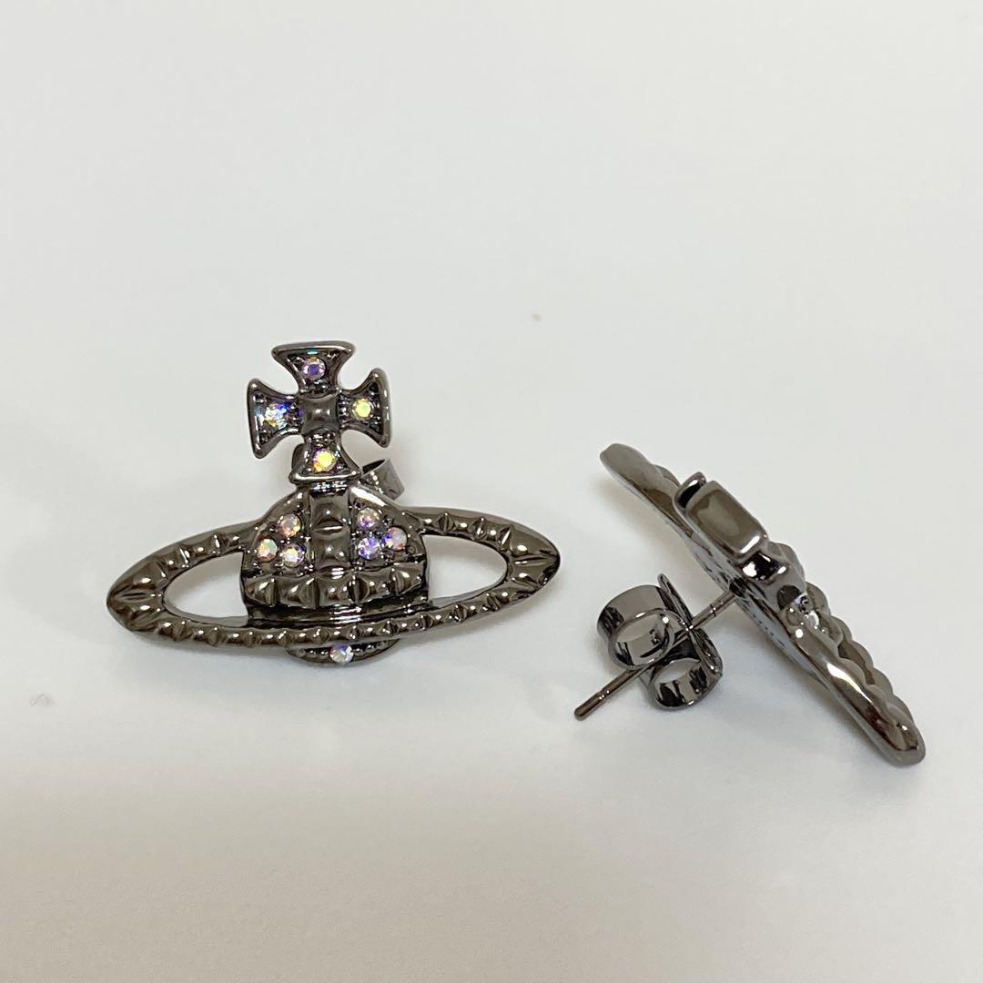 Vivienne Earrings Pierce Orb gunmetal Crystal w/Pouch IN BOX