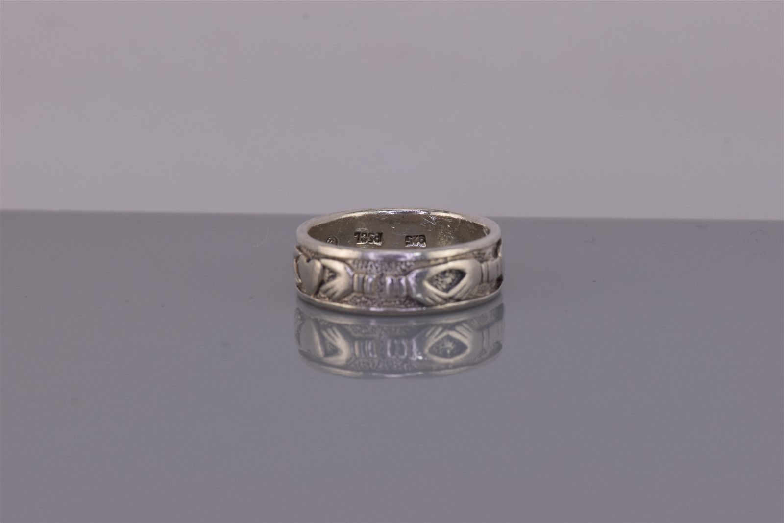 Peter Stone Sterling Silver Irish Claddagh Hearts Eternity Band Ring 925 Sz: 8
