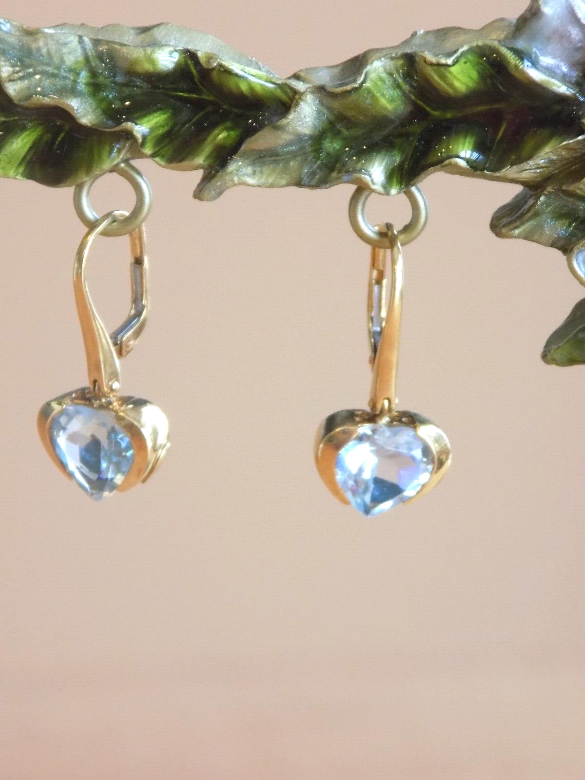 Le-Gi 18k blue topaz heart dangle earrings