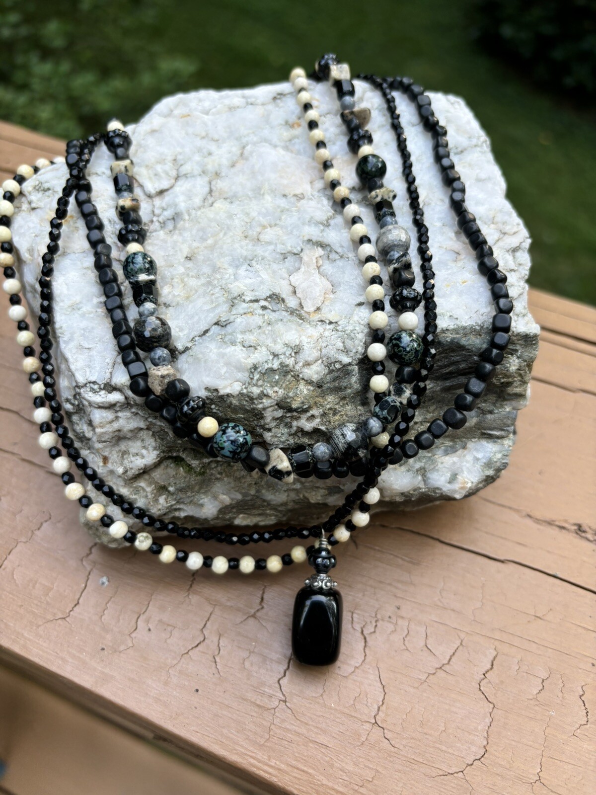 Vintage Shane Boyner Agate & Glass Bead Pendant Necklace 10” Drop Signed