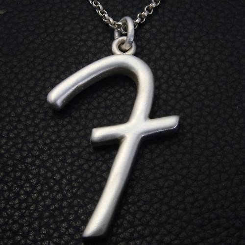 MJG STERLING SILVER FENDER F PENDANT + CHAIN. STRATOCASTER. GUITAR PLAYER. JAZZ