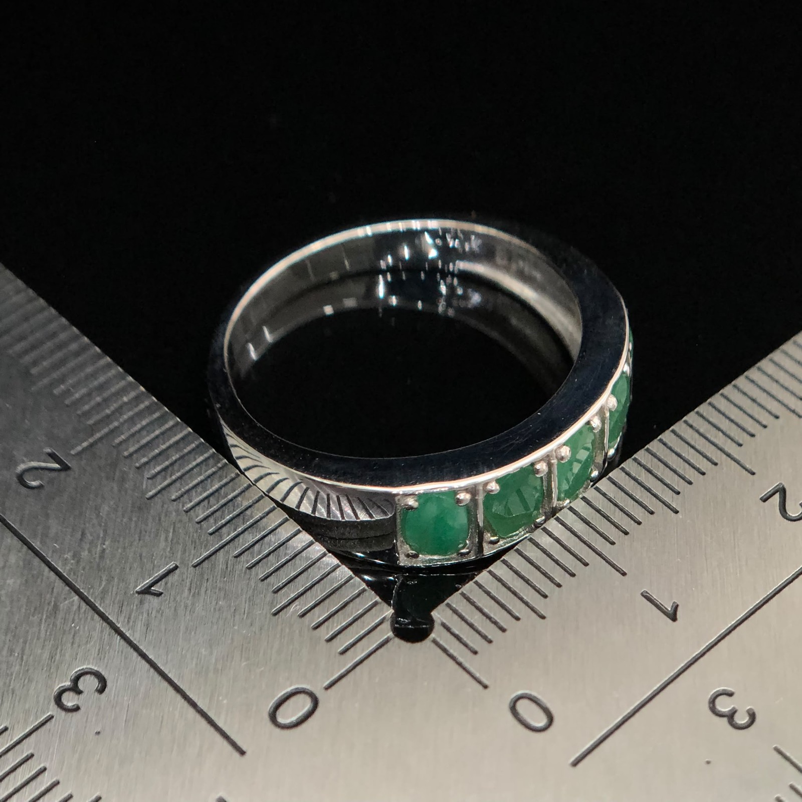 Natural Emerald Gemstone 925 Sterling Silver Ring Oval Top Rich Green 10