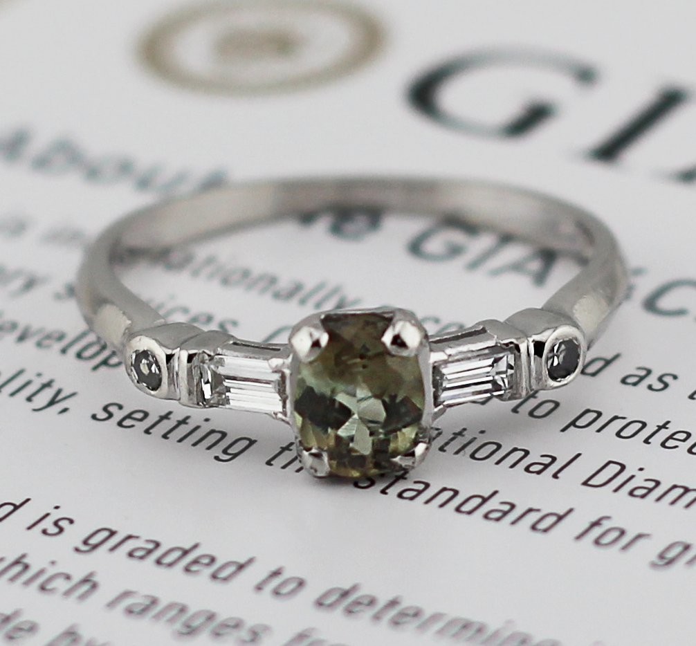 GIA Certified Vintage Platinum 0.75ct Diamond &Oval Cut Natural Alexandrite Ring