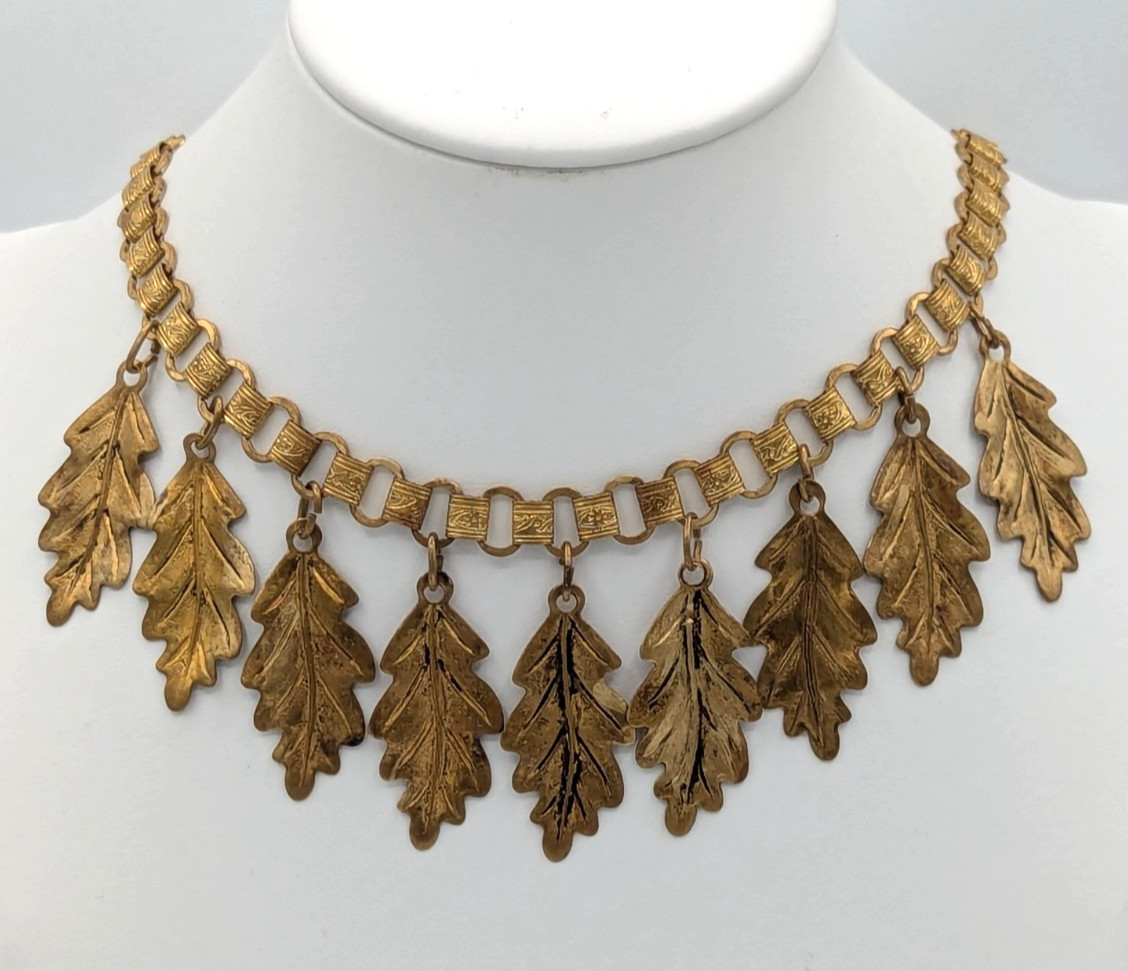Vintage Book Chain Necklace Oak Leaves Fringe Gold Tone Choker Collar