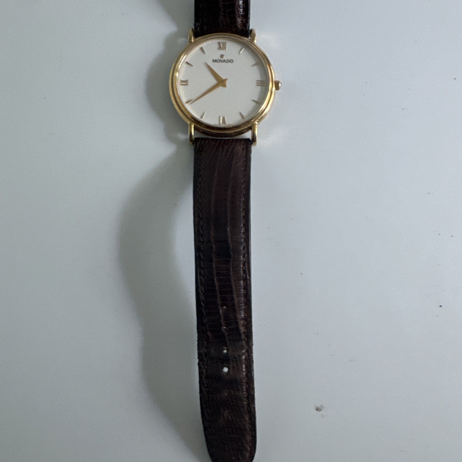 Movado Classic Ultra-Thin Dress Watch – Ref. 87-E4-0885 -Gold *UNWORN DISPLYED*