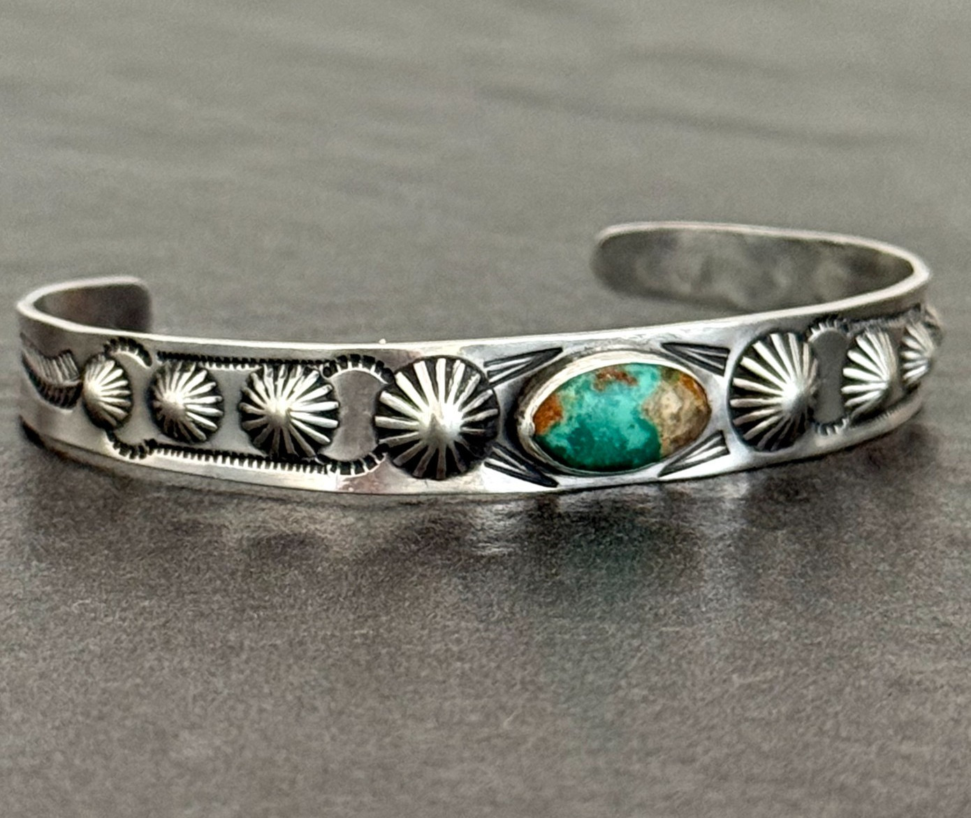 Vintage FRED HARVEY ERA Navajo Turquoise FLUTED BUTTONS Silver Bracelet 6.5in