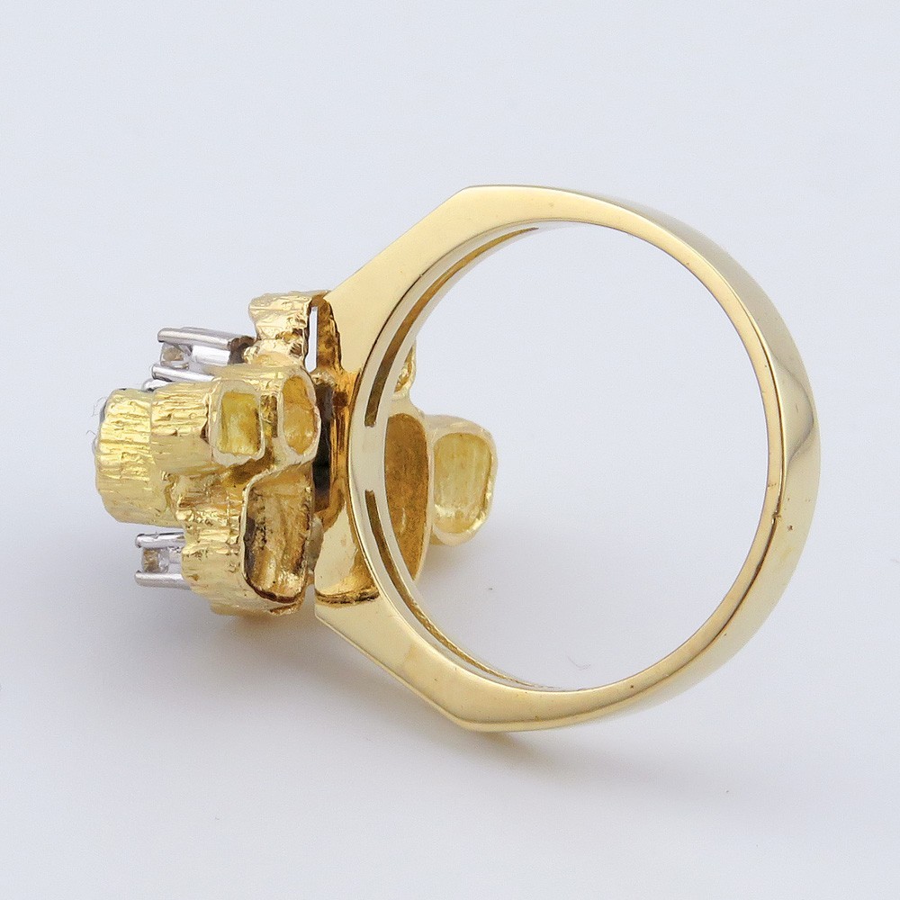 Tourmaline ring with 1 tourmaline + 3 brilliant-cut diamonds total approx 0.1…