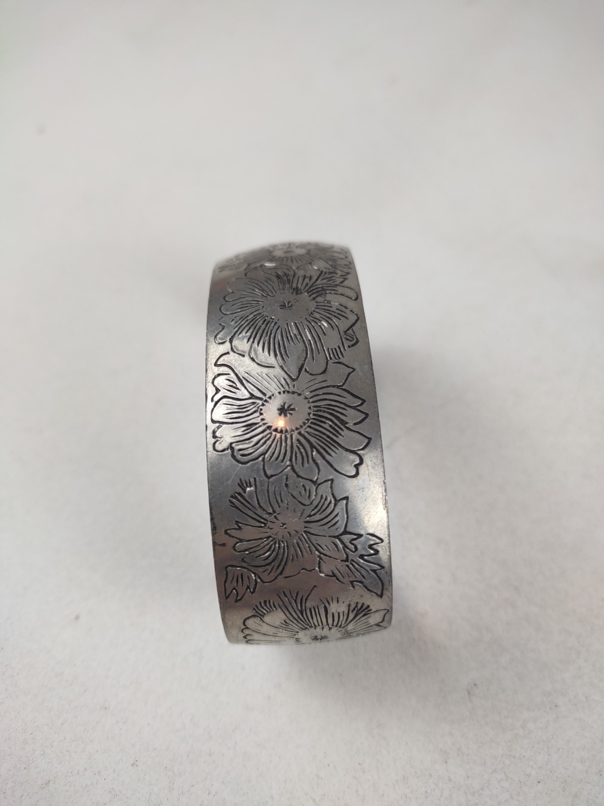 Vintage Leonard Pewter Cuff Bracelet Daisy Pattern – Made in Bolivia