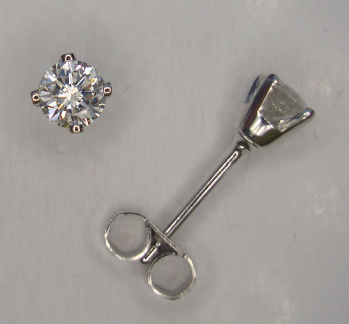 1/10CT GENUINE DIAMOND STUD EARRINGS WHITE GOLD