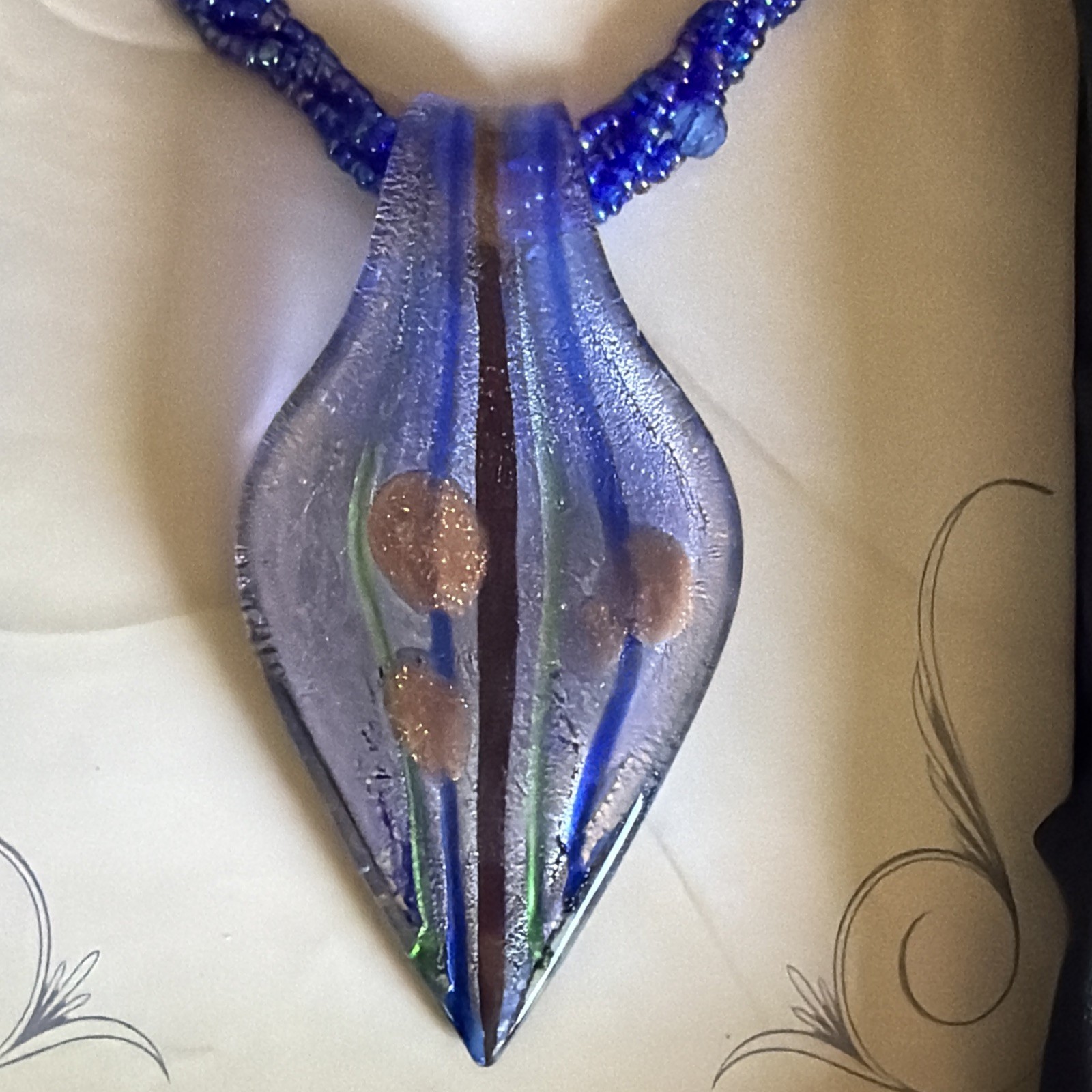 Art Glass Pendant the Artesian Collection w/artistic European Necklace NWB