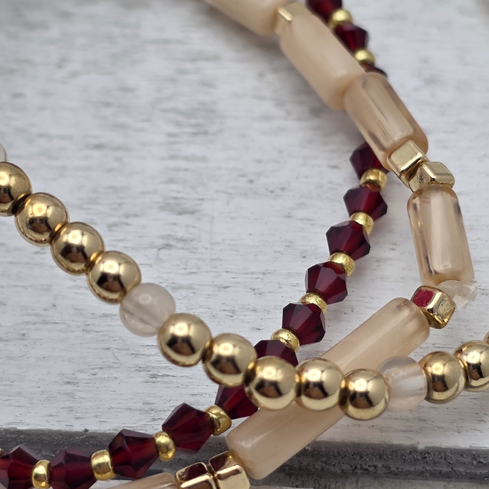 Nordstrom Rack Gold Tone Beaded Stretch Bracelet Set Burgundy Beige Pavé Disc