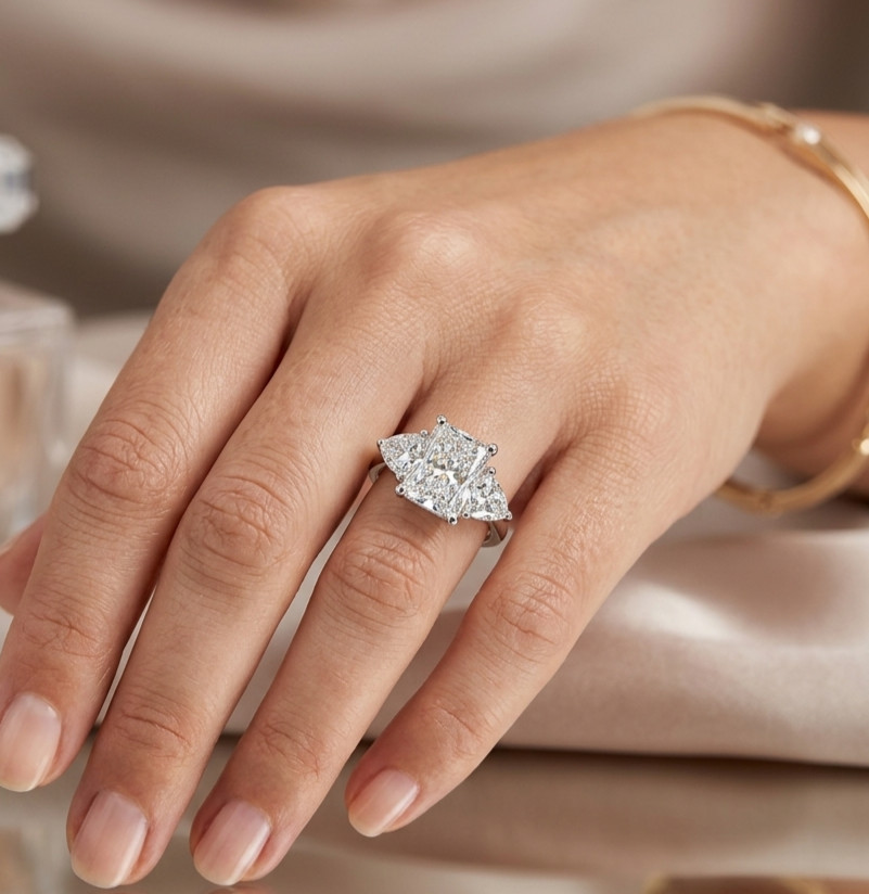 IGI 5.50 Ct Radiant Cut EF/VS1 Lab Grown Diamond Three Stone Ring 14K White Gold