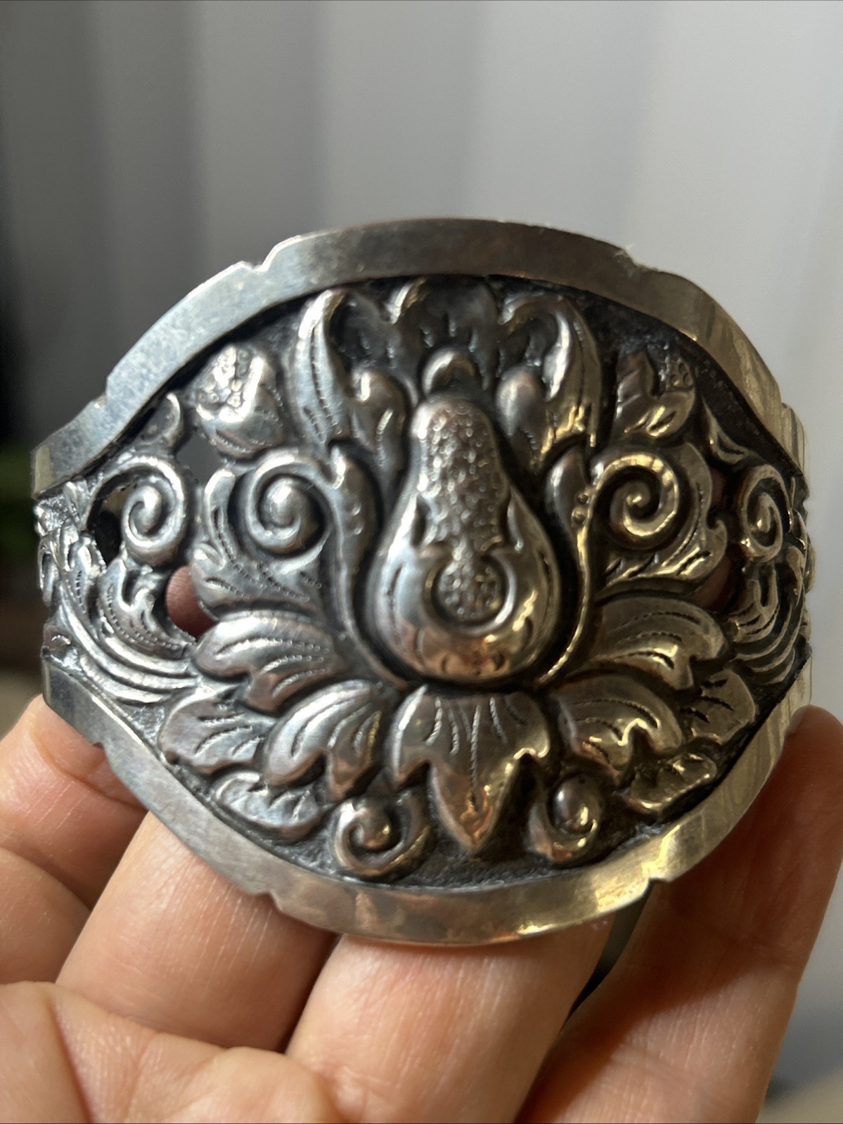 31. Ethnic SN 800 Silver Lotus Flower Motif Repousse Cuff bracelet 36.3g, 7 1/2″