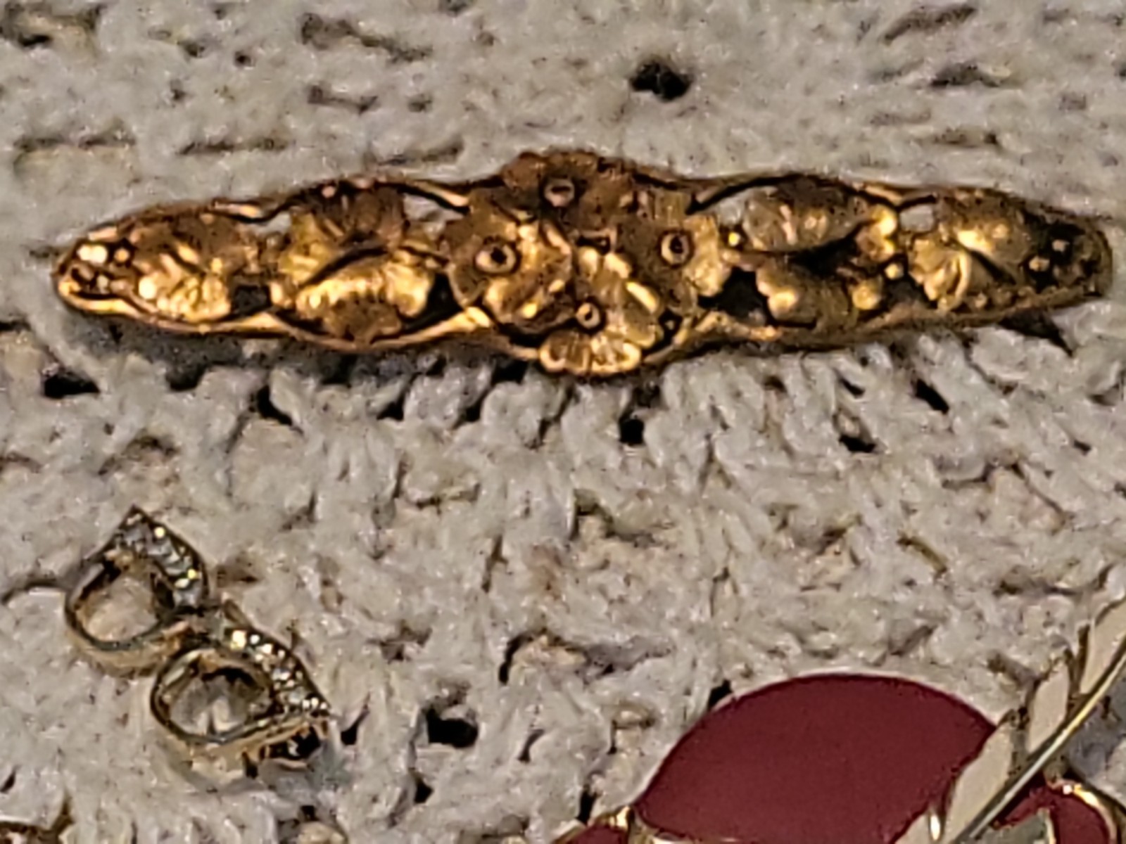 Vintage Mixed Lot Brooches & Pins 8 Pieces Various Sizes and Types