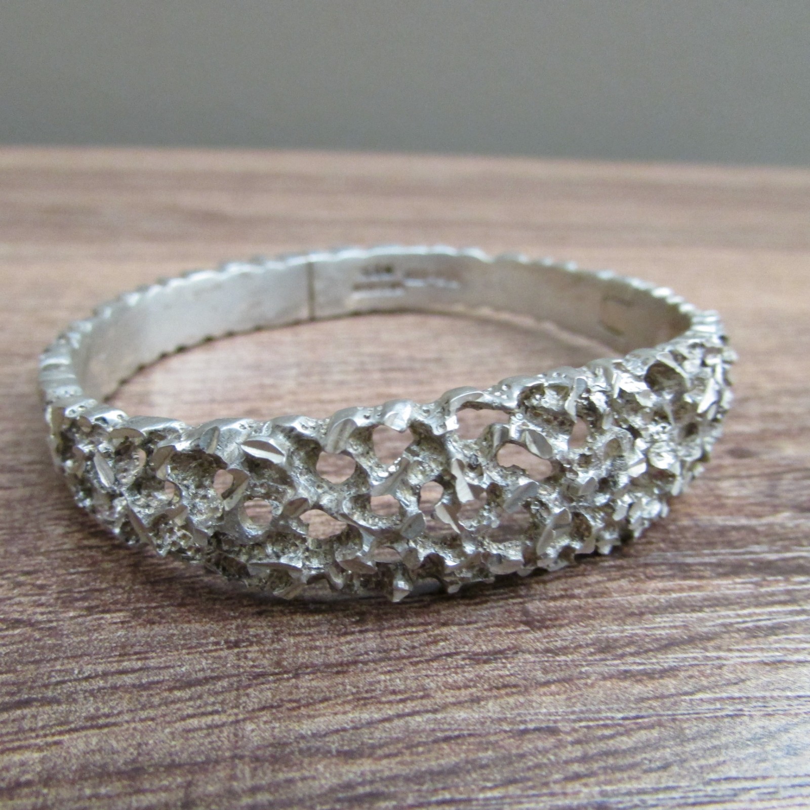Vintage Mexico TB-116 Sterling 925 Silver Heavy hinged nugget bracelet-7″