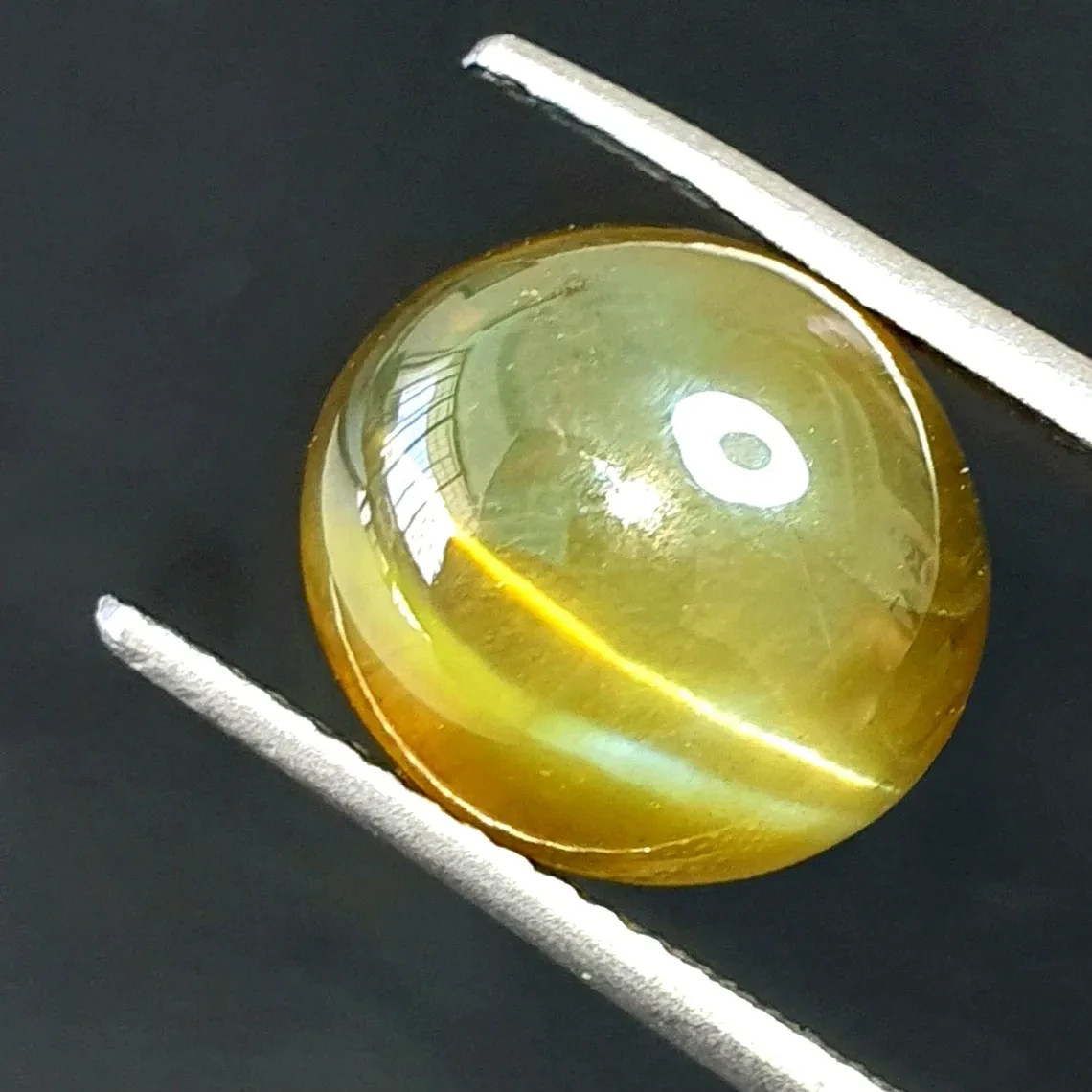 8.25 ct Sri Lankan Milk and Honey Chrysoberyl Cat’s Eye Unheated gemstone