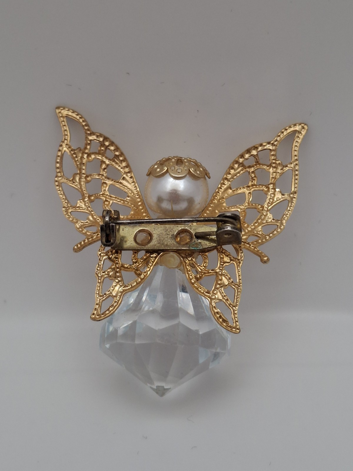 Winged Angel Brooch Pin Filgaree Gold Color 1.5″