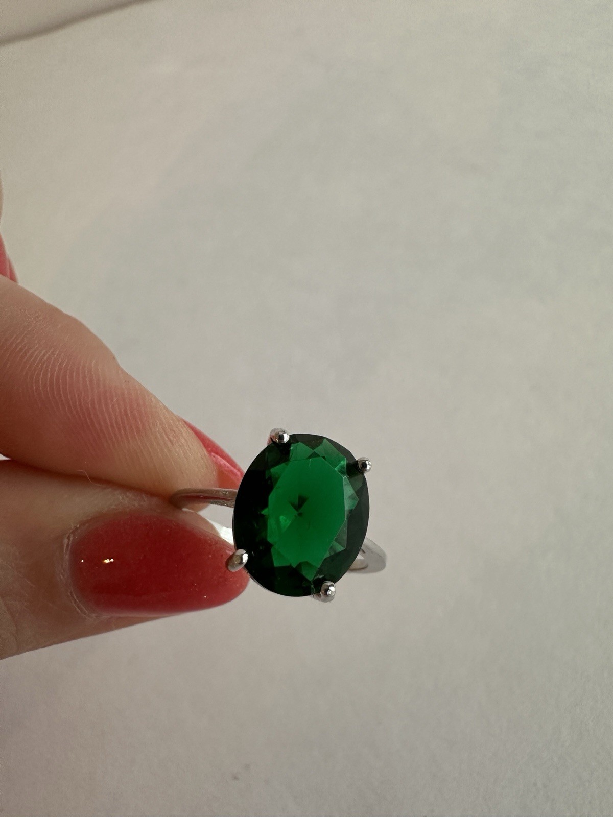 925 Sterling Silver Emerald-Colored Solitaire Ring Size 8