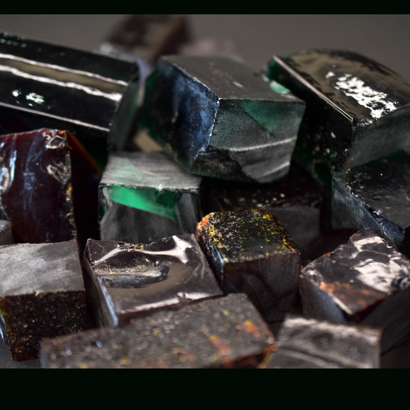 Lab-Created 51 Ct Ruby-Emerald Mix Color Rough Certified Uncut Loose Gemstone