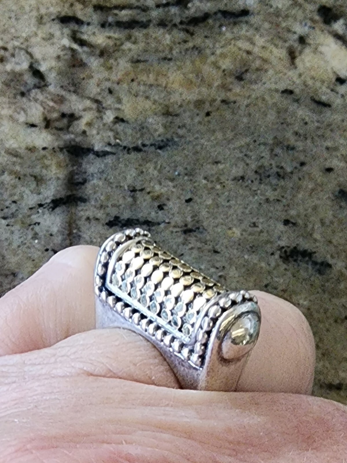 John Hardy Dotted 18kt Gold and Sterling Silver Band ring 9.99 Grams, Sz 7