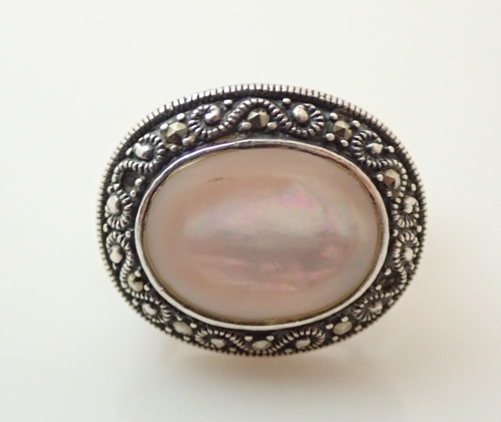 Vintage Designer A Signed Mother of Pearl Marcasite Sterling Silver Band Ring 7