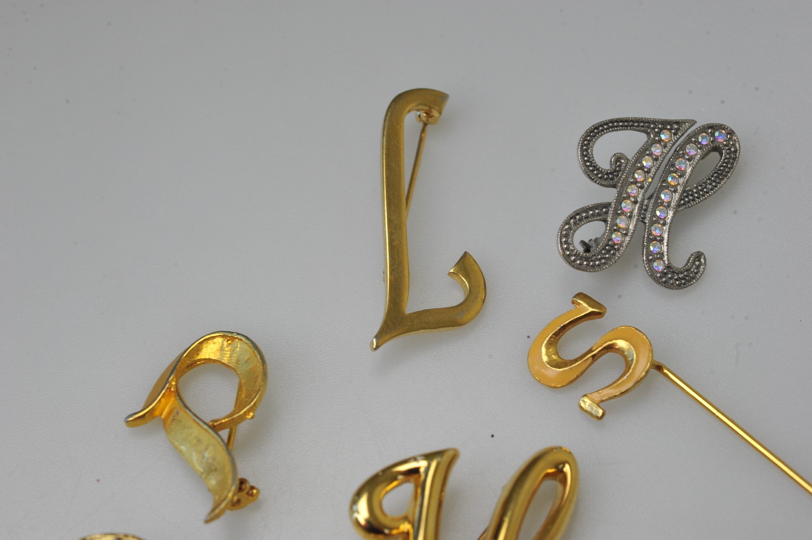 Vtg to now LOT brooch pin monogram initials some signed Monet AK Sarah AJ27