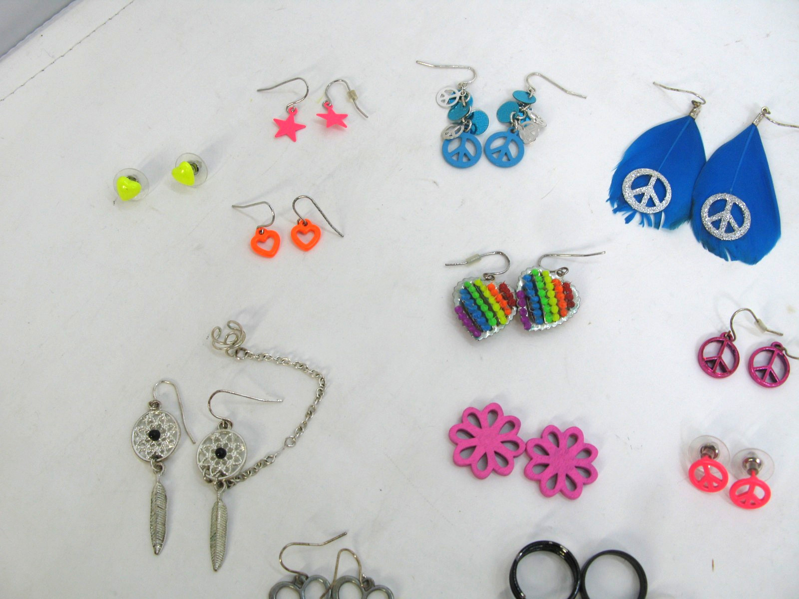 Lot of 18 pairs of earrings, 1 necklace, & 5 rings