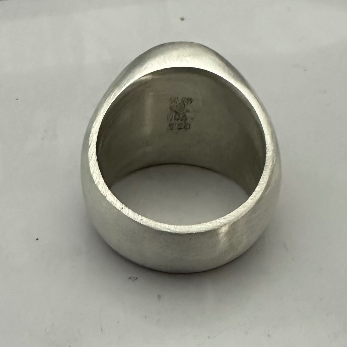 MJG STERLING SILVER MEN’S CROSS RING. 33 gr. TOP= 19.6 X 15MM. SIZE 10