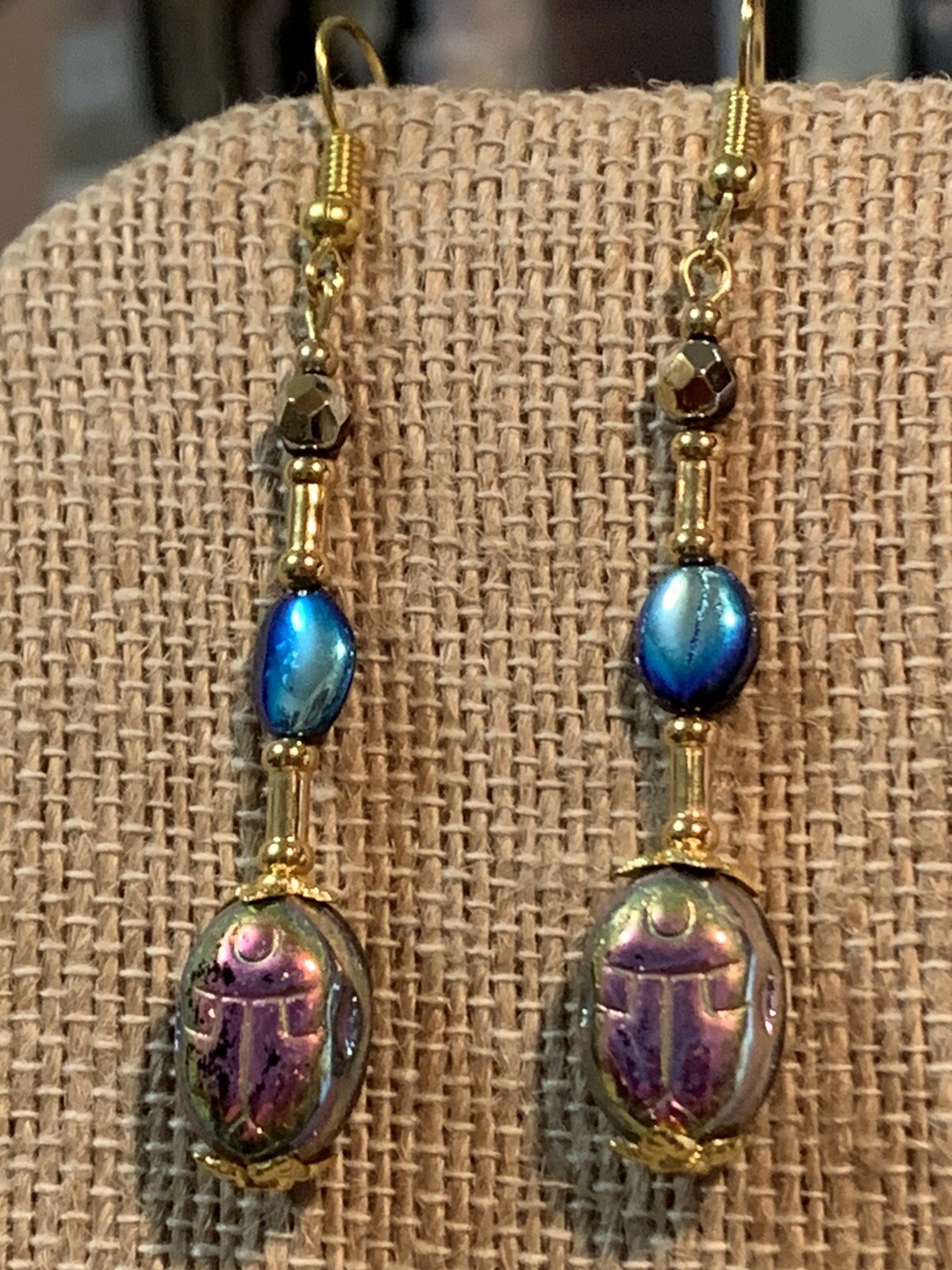 NEW ITEM*VTG.CZECH JET/ROSE GOLD AURORA IRIDESCENT CRYSTAL EGYPT SCARAB EARRINGS
