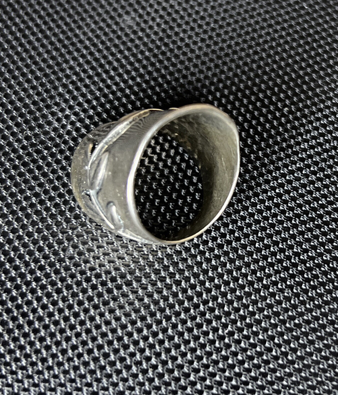 Paz creations sterling silver ring marked 925 Pz Sz 7 leaf design Made In Israel