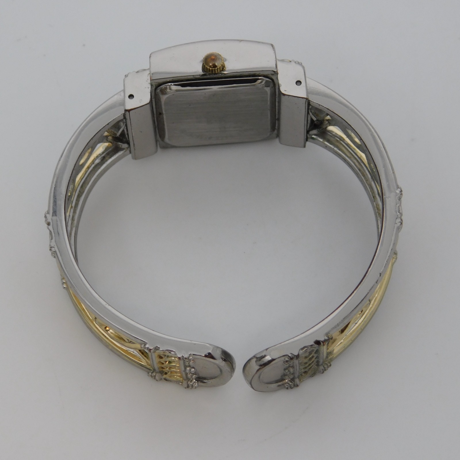 ACCUTIME WATCH CORP. RTB4WB Cuff Bracelet Quartz Women’s Watch Sz.6″ New Battery