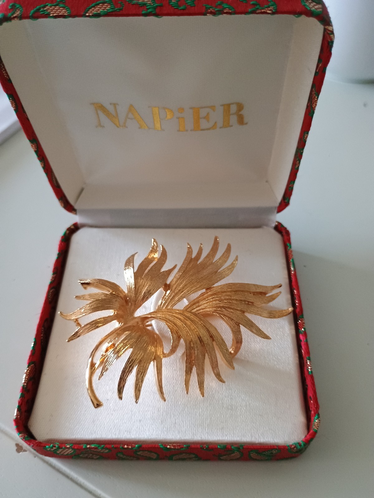 Vintage Napier Brushed Gold Tone Leaf Brooch Classic Nature Fall Leaves w/box